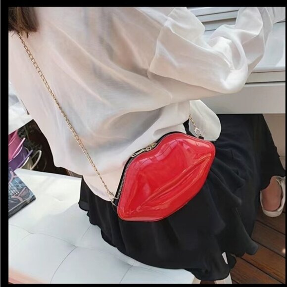 Red Hot Lips Crossbody Purse Handbag - Picture 3 of 3